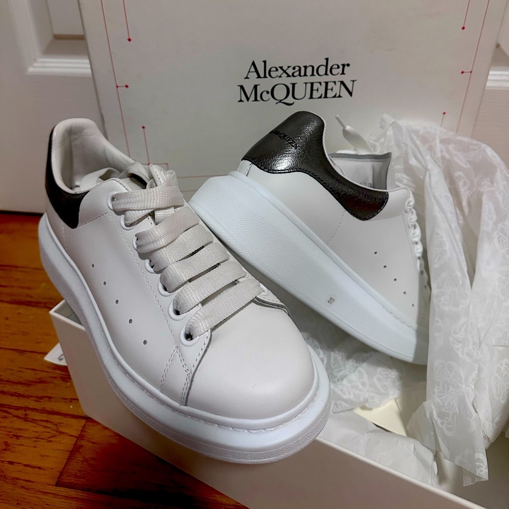 Alexander McQueen Women’s Sneaker Pelle S Gomm Larry White Black Pearl Size 37